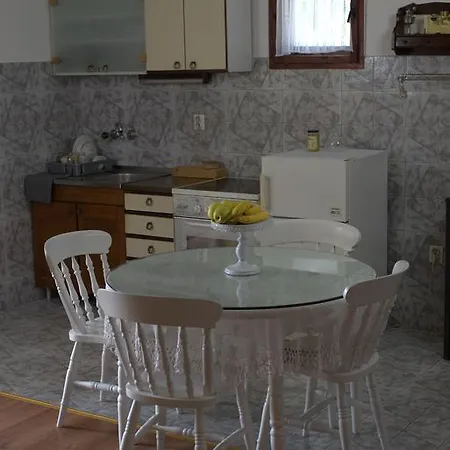 Honey And Milk Apartment